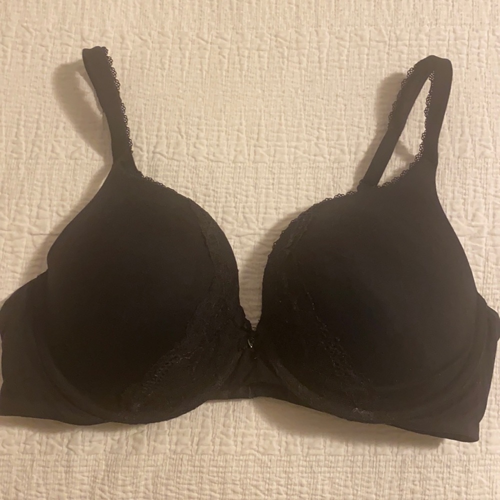 Black Victoria Secret Body by Victoria- push up / straps can criss-cross/ 36D